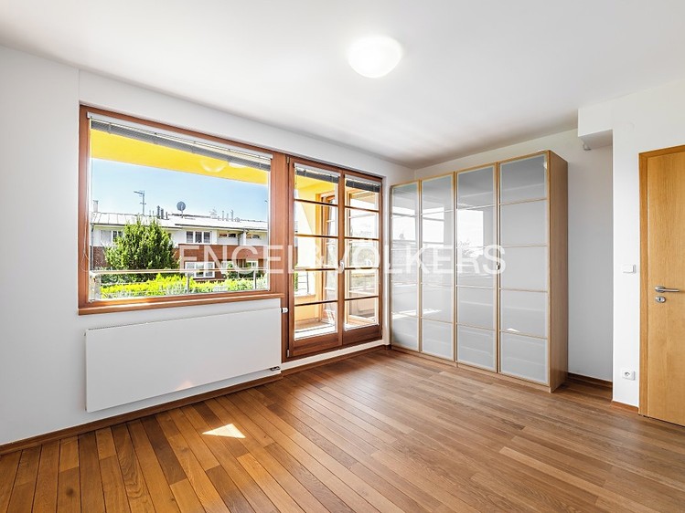 Pronájem rodinného domu 350 m², pozemek 358 m² - foto 7
