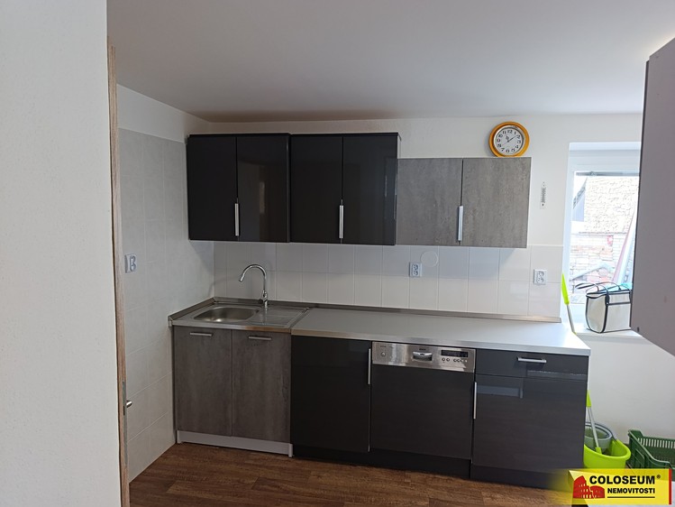 Pronájem rodinného domu 84 m², pozemek 197 m² - foto 2