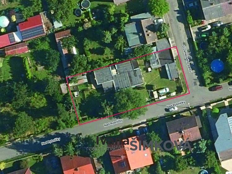 Prodej stavebního pozemku 910 m² - foto 2