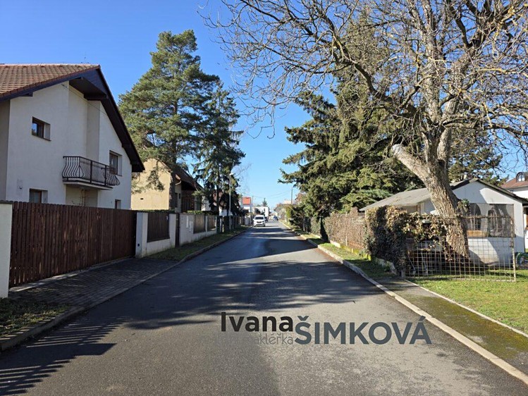 Prodej stavebního pozemku 910 m² - foto 3