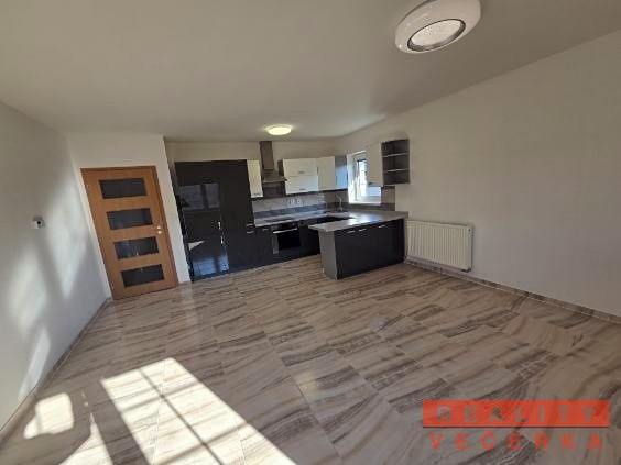 Pronájem  rodinného domu 114 m², pozemek 334 m² - foto 4