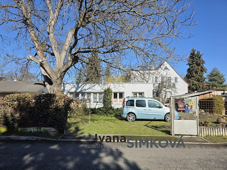 Prodej stavebního pozemku 910 m² - foto 5