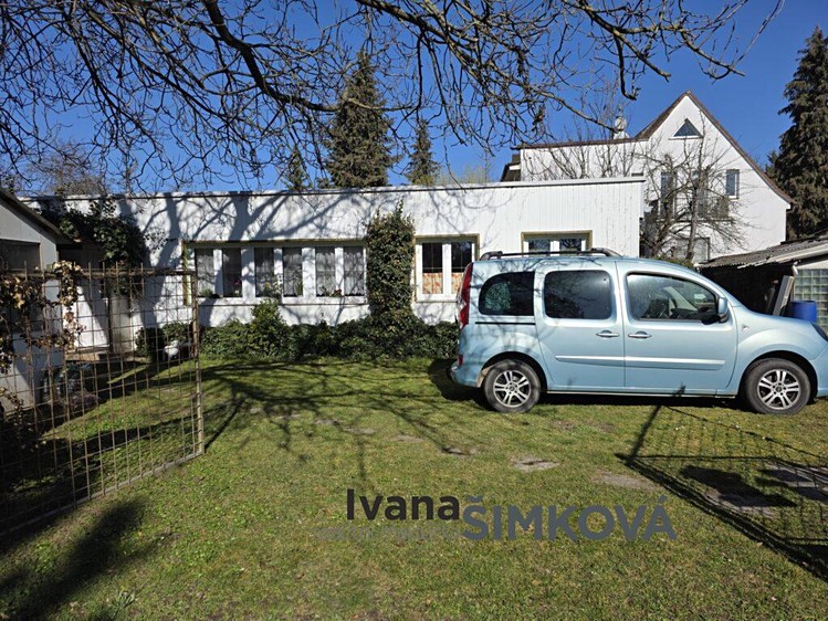 Prodej stavebního pozemku 910 m² - foto 6