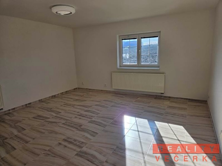 Pronájem  rodinného domu 114 m², pozemek 334 m² - foto 6