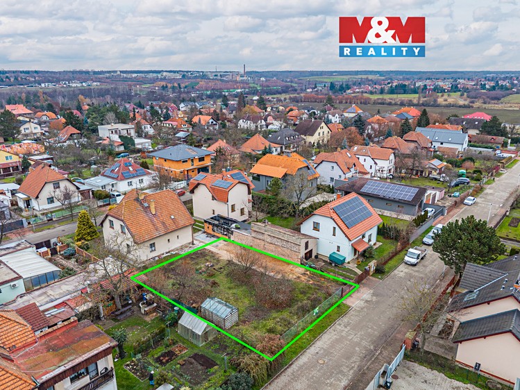 Prodej stavebního pozemku 550 m² - foto 1