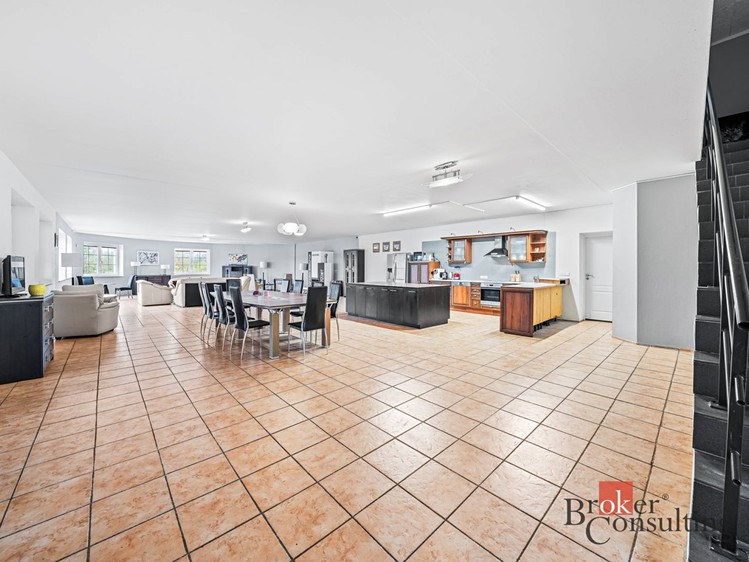 Pronájem rodinného domu 350 m², pozemek 1 500 m² - foto 2