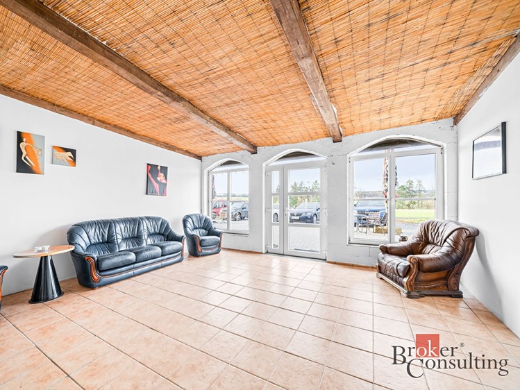 Pronájem rodinného domu 350 m², pozemek 1 500 m² - foto 4