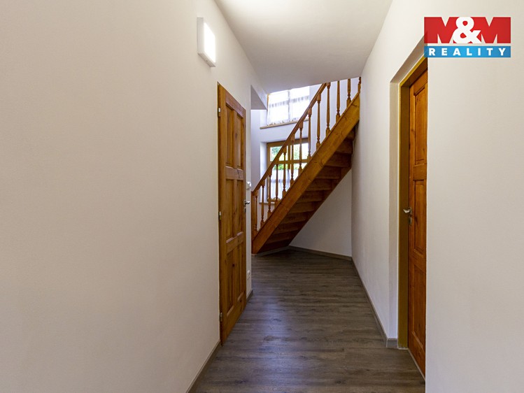 Pronájem rodinného domu 147 m², pozemek 902 m² - foto 8