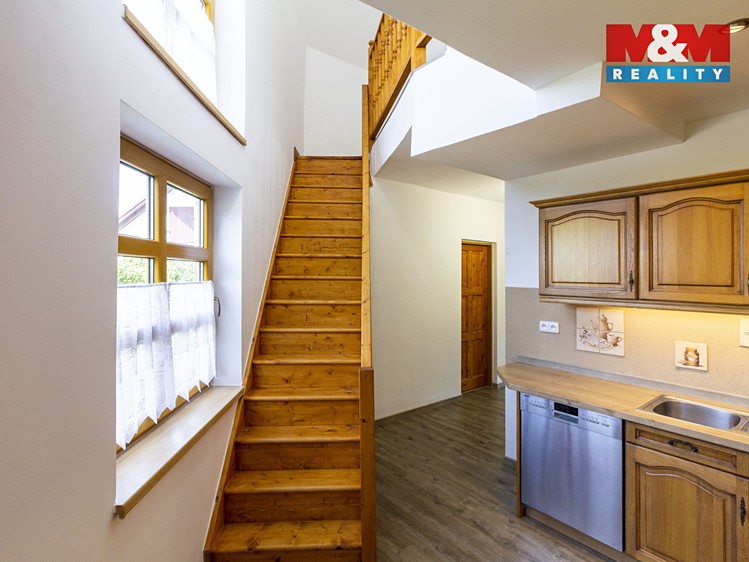 Pronájem rodinného domu 147 m², pozemek 902 m² - foto 6