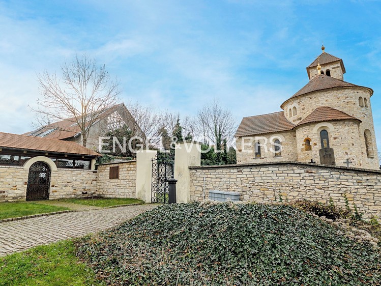 Prodej stavebního pozemku 1 716 m² - foto 8