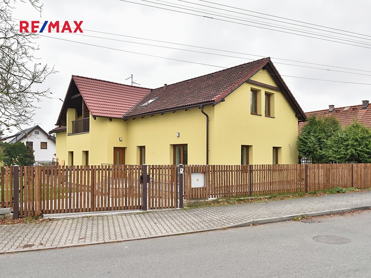 Pronájem rodinného domu 130 m², pozemek 335 m² - foto 2