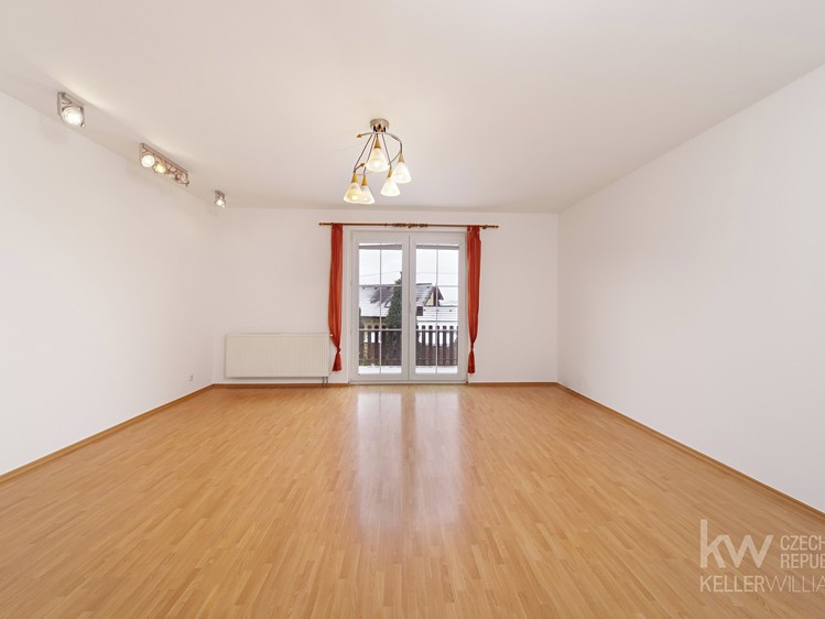 Pronájem rodinného domu 240 m², pozemek 1 002 m² - foto 4