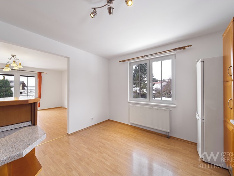 Pronájem rodinného domu 240 m², pozemek 1 002 m² - foto 3