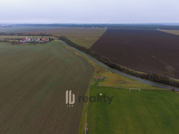 Prodej  stavebního pozemku 752 m² - foto 6