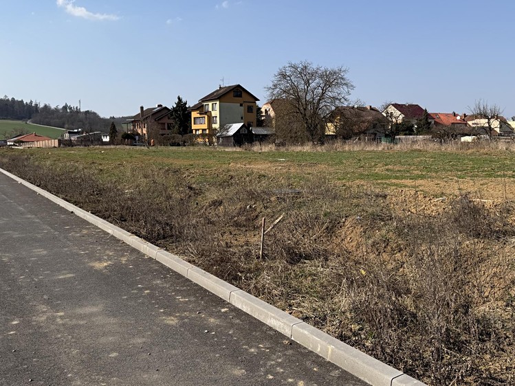 Prodej  stavebního pozemku 900 m² - foto 3