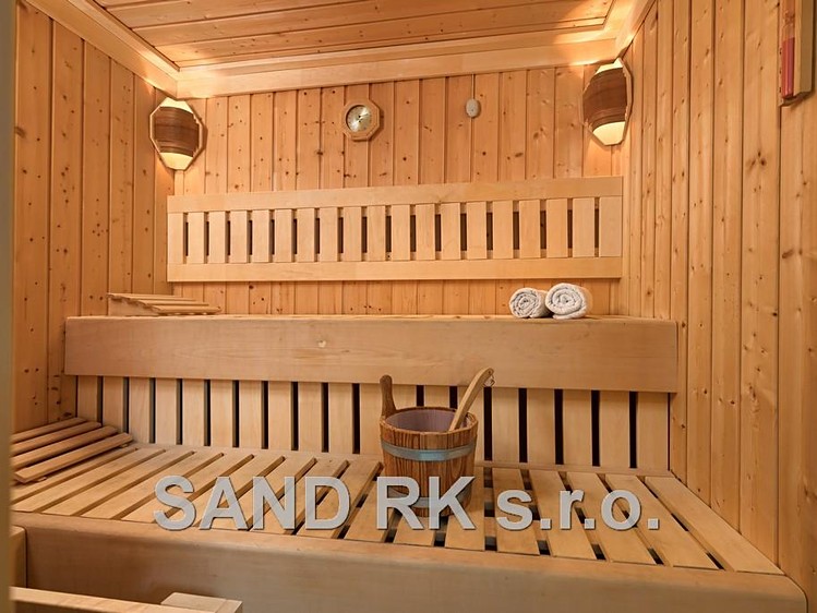 Pronájem vícegeneračního domu 1 000 m², pozemek 5 177 m² - foto 8