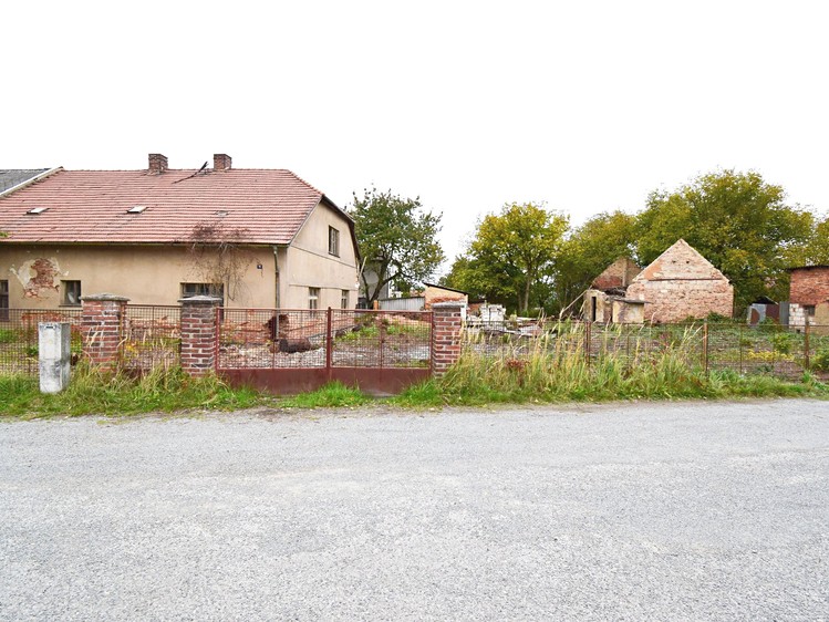 Prodej stavebního pozemku 1 275 m² - foto 4