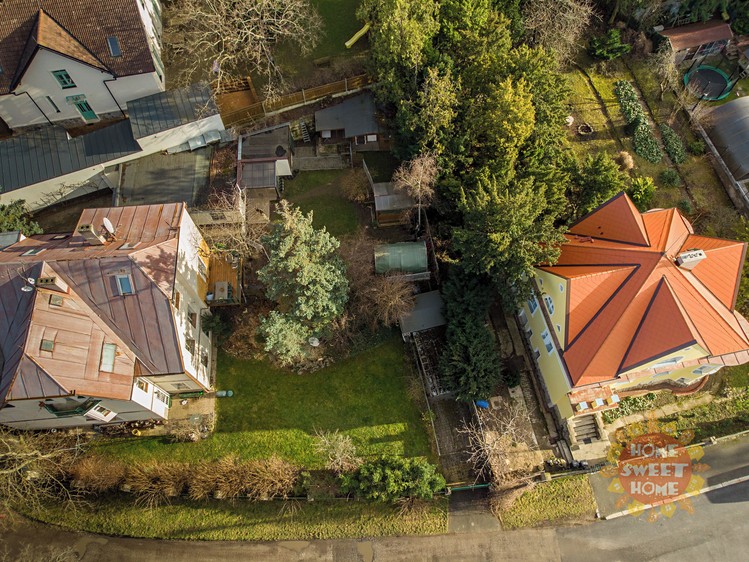 Prodej stavebního pozemku 389 m² - foto 1