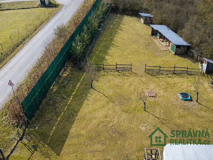 Prodej stavebního pozemku 1 840 m² - foto 4