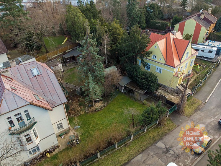 Prodej stavebního pozemku 389 m² - foto 6