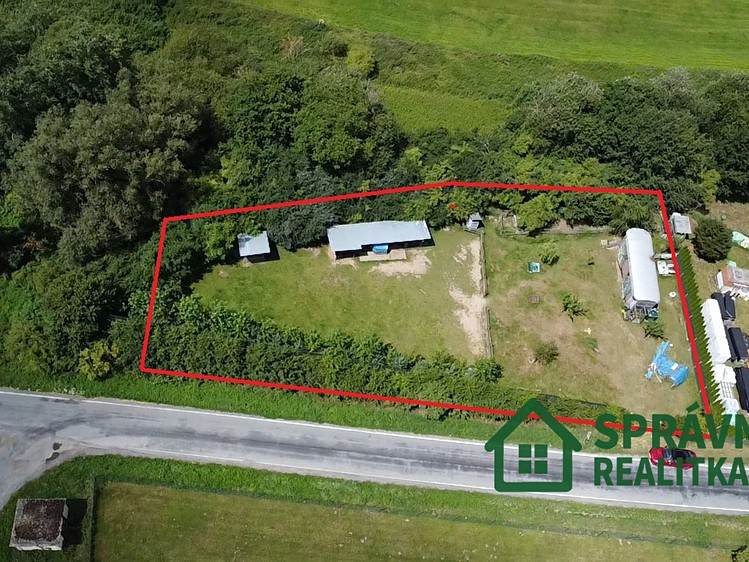 Prodej stavebního pozemku 1 840 m² - foto 5