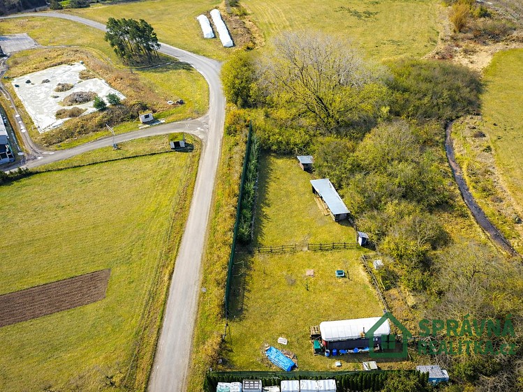 Prodej stavebního pozemku 1 840 m² - foto 6