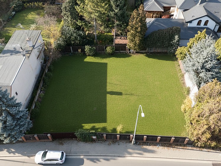 Prodej stavebního pozemku 550 m² - foto 2