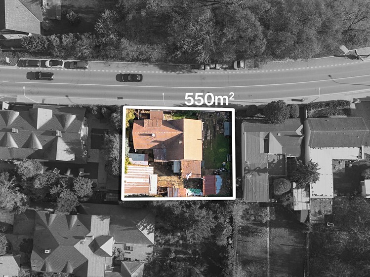 Prodej stavebního pozemku 550 m² - foto 1
