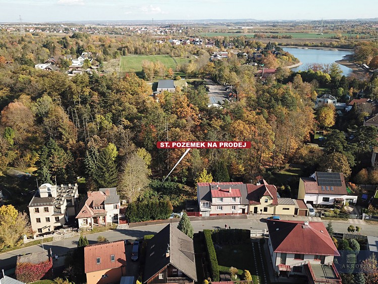 Prodej stavebního pozemku 934 m² - foto 1