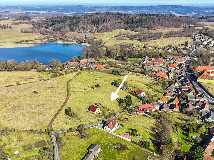 Prodej stavebního pozemku 1 798 m² - foto 1