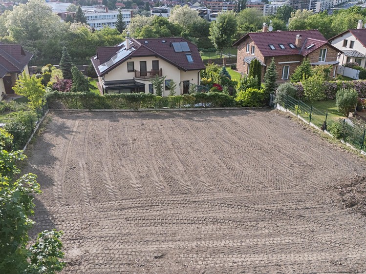 Prodej stavebního pozemku 753 m² - foto 6