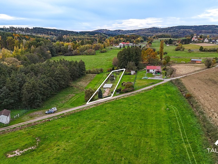 Prodej stavebního pozemku 1 500 m² - foto 1