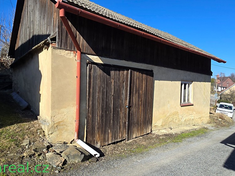 Prodej stavebního pozemku 235 m² - foto 1