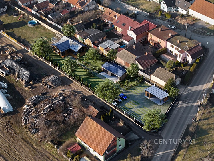 Prodej stavebního pozemku 1 601 m² - foto 1