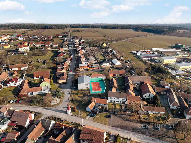 Prodej stavebního pozemku 750 m² - foto 8