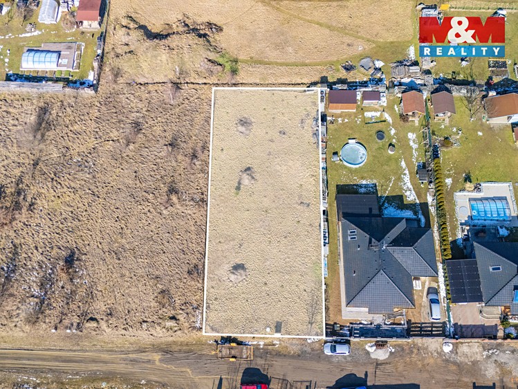 Prodej stavebního pozemku 900 m² - foto 2