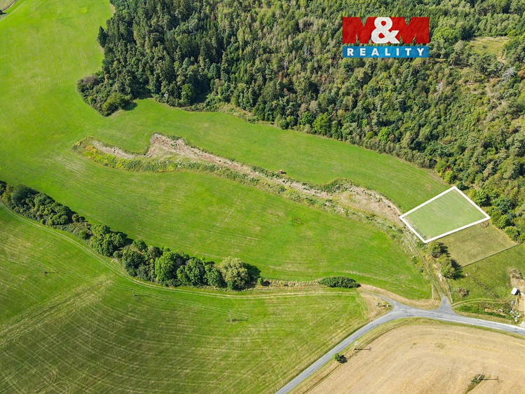 Prodej stavebního pozemku 1 607 m² - foto 1