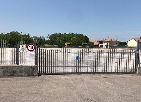 Pronájem komerčního pozemku 2 000 m² - foto 1