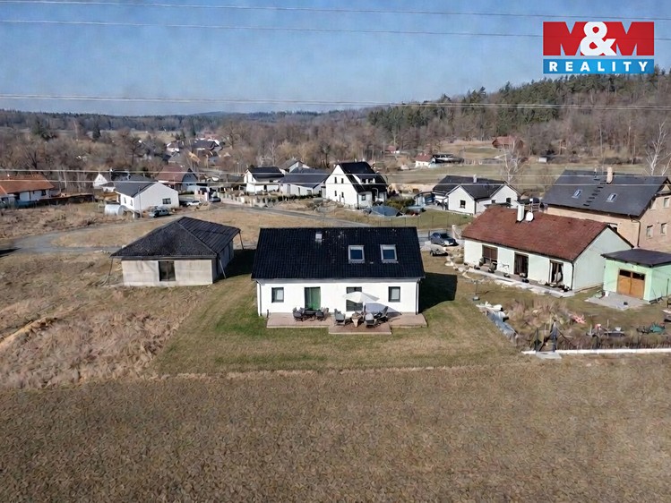 Prodej stavebního pozemku 806 m² - foto 2