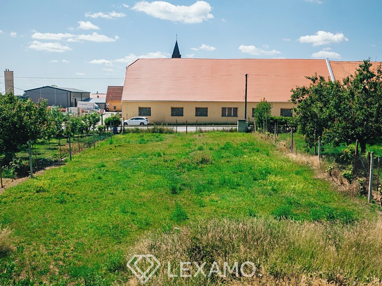 Pronájem zahrady 923 m² - foto 2