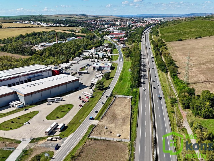 Pronájem  komerčního pozemku 2 300 m² - foto 4