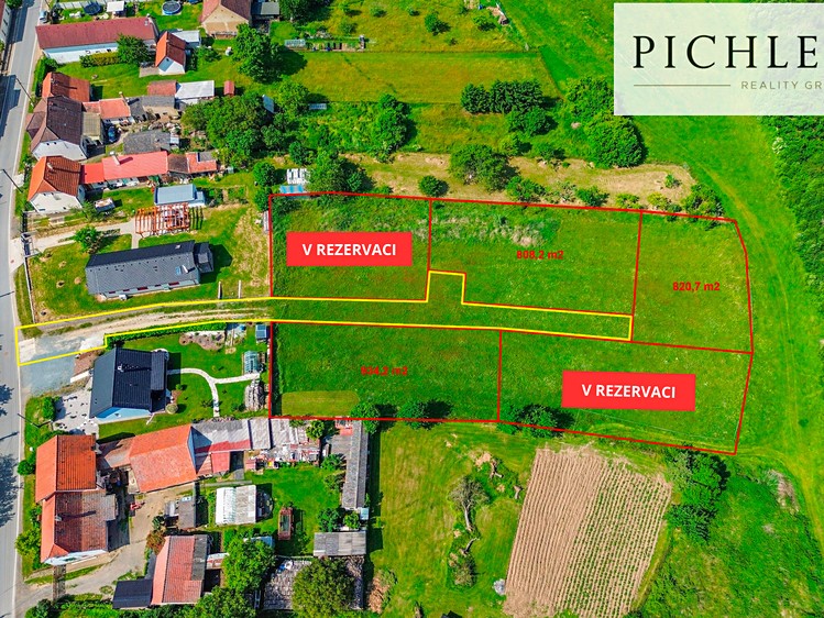 Prodej stavebního pozemku 918 m² - foto 1