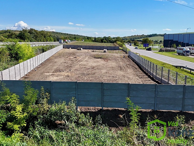 Pronájem  komerčního pozemku 2 300 m² - foto 8