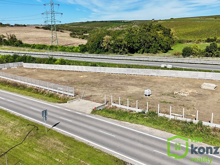 Pronájem  komerčního pozemku 2 300 m² - foto 6