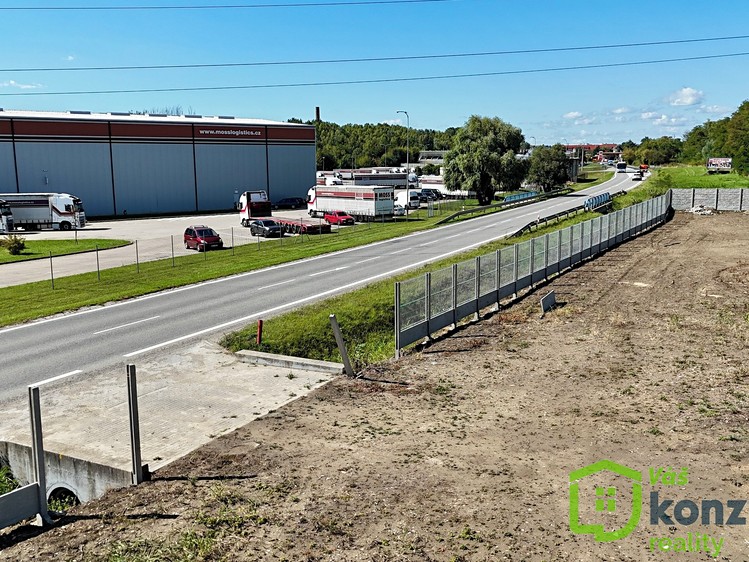 Pronájem  komerčního pozemku 2 300 m² - foto 7