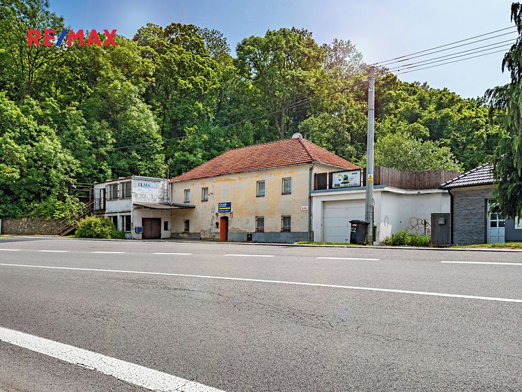 Prodej obchodního prostoru 394 m² - foto 1