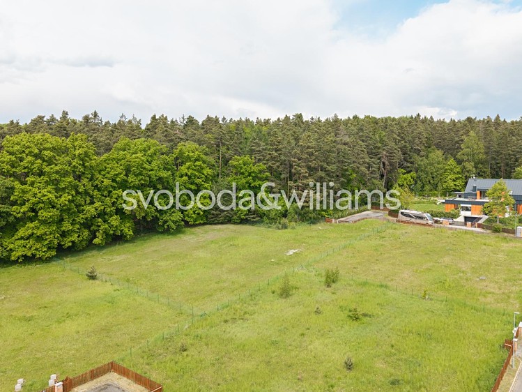 Prodej stavebního pozemku 2 465 m² - foto 3