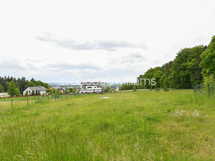 Prodej stavebního pozemku 2 465 m² - foto 2