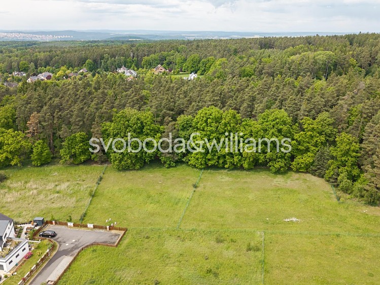 Prodej stavebního pozemku 2 465 m² - foto 5