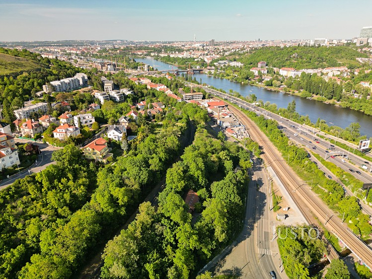 Prodej kanceláře 250 m² - foto 6